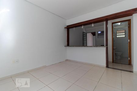 Sala de casa para alugar com 2 quartos, 100m² em Cambuí, Campinas