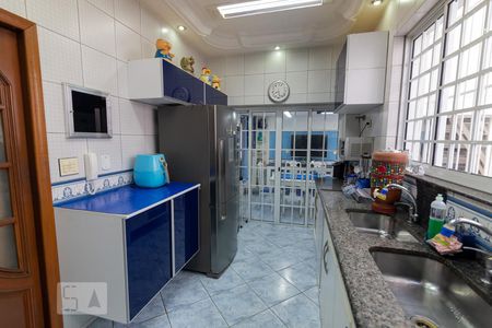 Casa para alugar com 120m², 3 quartos e 4 vagas Casa para alugar com 120m², 3 quartos e 4 vagasCozinha