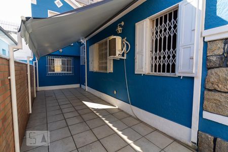 Casa para alugar com 120m², 3 quartos e 4 vagas Casa para alugar com 120m², 3 quartos e 4 vagasGaragem