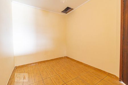 Quarto 1 de casa para alugar com 2 quartos, 73m² em Pinheirinho, Curitiba