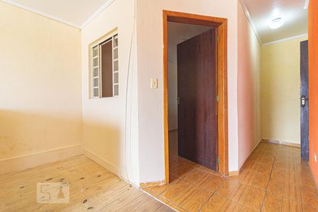 Sala de casa para alugar com 2 quartos, 73m² em Pinheirinho, Curitiba