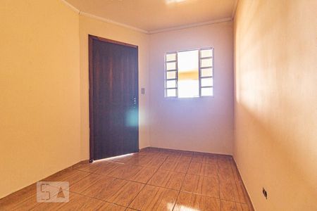 Quarto 1 de casa para alugar com 2 quartos, 73m² em Pinheirinho, Curitiba