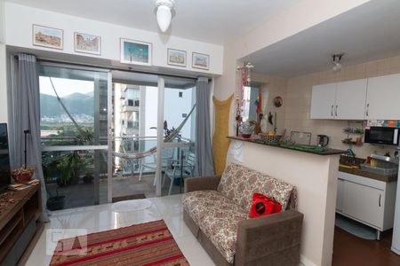 Sala de apartamento à venda com 2 quartos, 50m² em Barra da Tijuca, Rio de Janeiro