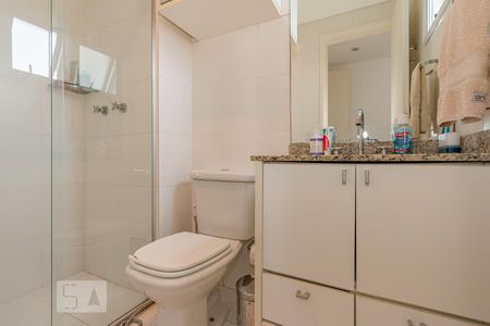 Apartamento à venda com 83m², 2 quartos e 2 vagasBanheiro da Suite