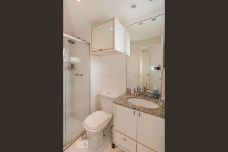 Apartamento à venda com 83m², 2 quartos e 2 vagasBanheiro da Suite