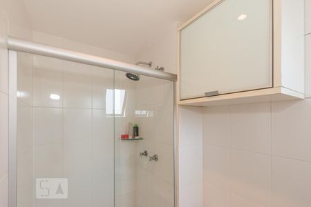 Apartamento à venda com 83m², 2 quartos e 2 vagasBanheiro da Suite