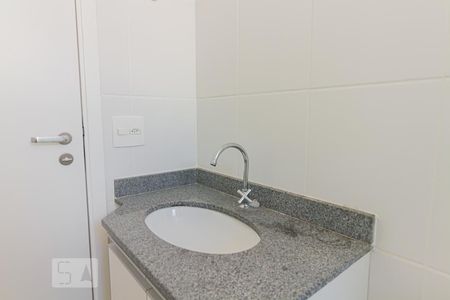 Banheiro de kitnet/studio à venda com 1 quarto, 31m² em Água Branca, São Paulo