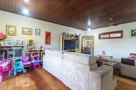 Casa à venda com 270m², 4 quartos e 6 vagas Casa à venda com 270m², 4 quartos e 6 vagasSala de Estar 2