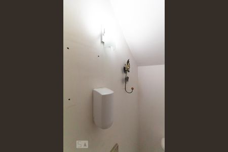 Casa de condomínio à venda com 101m², 2 quartos e 2 vagasLavabo