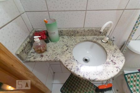 Casa de condomínio à venda com 101m², 2 quartos e 2 vagasBanheiro 2