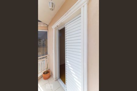 Casa de condomínio à venda com 101m², 2 quartos e 2 vagasSacada do Quarto 1