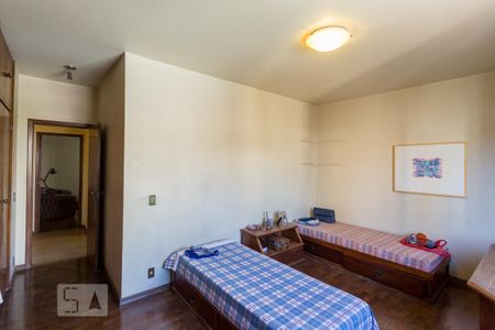 Apartamento à venda com 250m², 4 quartos e 4 vagasQuarto 2