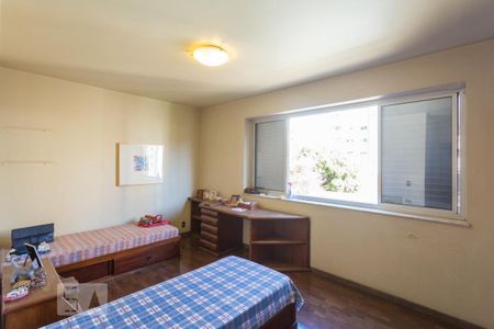 Apartamento à venda com 250m², 4 quartos e 4 vagasQuarto 2