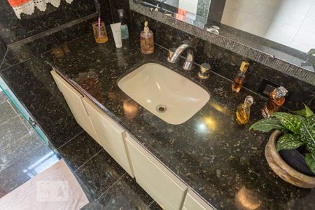 Apartamento à venda com 250m², 4 quartos e 4 vagasBanheiro Social