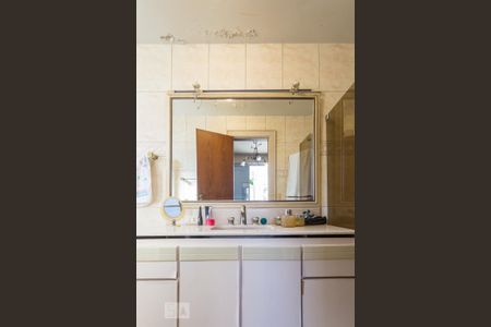 Apartamento à venda com 250m², 4 quartos e 4 vagasBanheiro Quarto 1