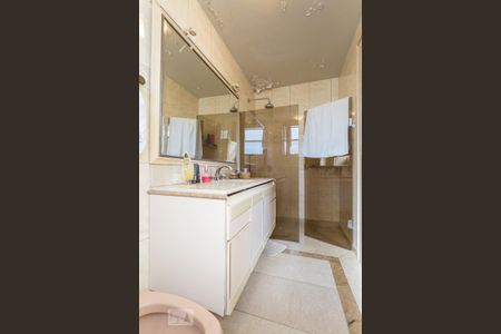 Apartamento à venda com 250m², 4 quartos e 4 vagasBanheiro Quarto 1