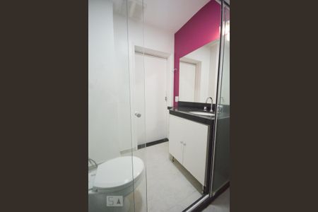 Apartamento à venda com 100m², 2 quartos e sem vagaBanheiro da Suíte