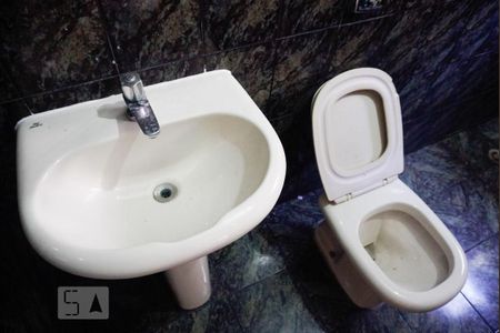 Casa à venda com 426m², 6 quartos e 10 vagasCasa 2 - Banheiro da Suíte 1