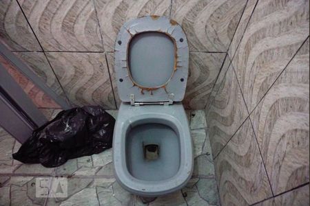 Casa à venda com 426m², 6 quartos e 10 vagasBanheiro de Serviço