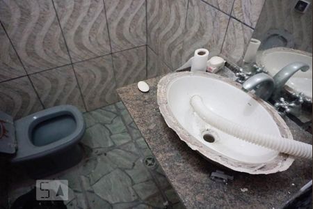 Casa à venda com 426m², 6 quartos e 10 vagasBanheiro de Serviço