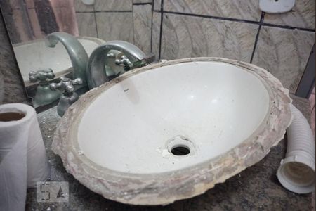 Casa à venda com 426m², 6 quartos e 10 vagasBanheiro de Serviço