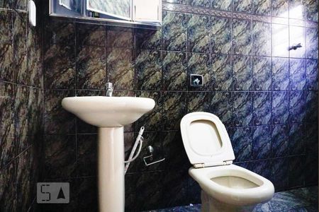 Casa à venda com 426m², 6 quartos e 10 vagasCasa 2 - Banheiro da Suíte 1