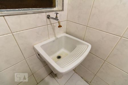 Banheiro de kitnet/studio para alugar com 1 quarto, 29m² em Santa Cecília, São Paulo