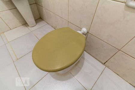 Banheiro de kitnet/studio para alugar com 1 quarto, 29m² em Santa Cecília, São Paulo