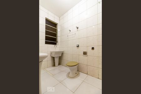 Banheiro de kitnet/studio para alugar com 1 quarto, 29m² em Santa Cecília, São Paulo