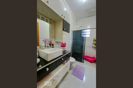 Casa à venda com 115m², 3 quartos e 1 vagaBanheiro