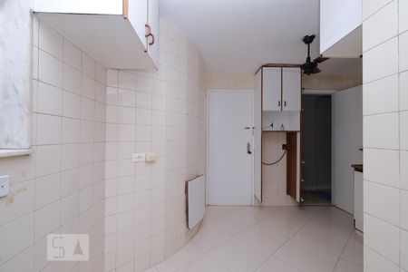 Apartamento à venda com 187m², 3 quartos e 1 vagaÁrea de Serviço