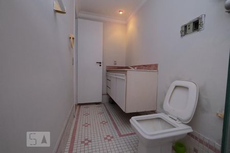Apartamento à venda com 187m², 3 quartos e 1 vagaBanheiro Social 2