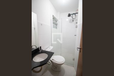 Banheiro social de apartamento para alugar com 1 quarto, 25m² em Vila Barbosa, São Paulo