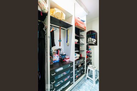 Casa à venda com 185m², 3 quartos e 2 vagas Casa à venda com 185m², 3 quartos e 2 vagasCloset da suíte