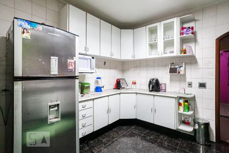 Casa à venda com 185m², 3 quartos e 2 vagas Casa à venda com 185m², 3 quartos e 2 vagasCozinha