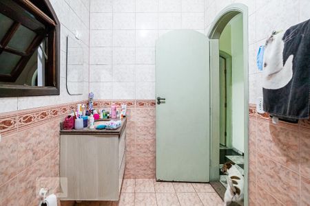 Casa à venda com 185m², 3 quartos e 2 vagas Casa à venda com 185m², 3 quartos e 2 vagasBanheiro