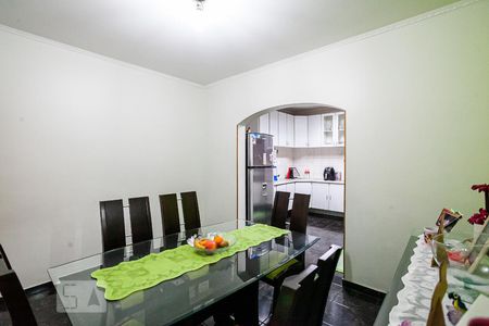 Casa à venda com 185m², 3 quartos e 2 vagas Casa à venda com 185m², 3 quartos e 2 vagasSala de Jantar