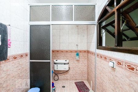 Casa à venda com 185m², 3 quartos e 2 vagas Casa à venda com 185m², 3 quartos e 2 vagasBanheiro