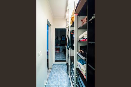 Casa à venda com 185m², 3 quartos e 2 vagas Casa à venda com 185m², 3 quartos e 2 vagasCloset da suíte