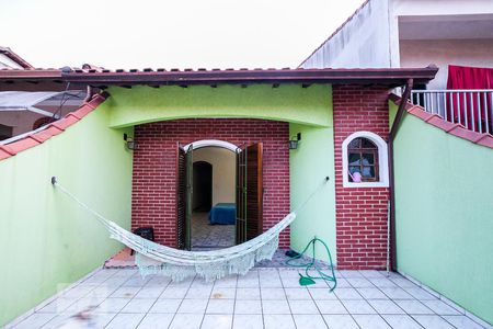 Casa à venda com 185m², 3 quartos e 2 vagas Casa à venda com 185m², 3 quartos e 2 vagasVaranda da Suíte