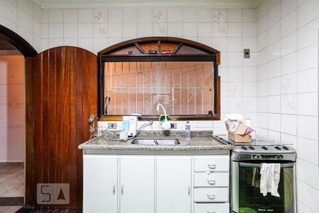 Casa à venda com 185m², 3 quartos e 2 vagas Casa à venda com 185m², 3 quartos e 2 vagasCozinha