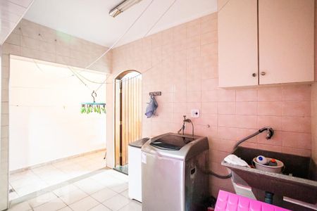 Casa à venda com 185m², 3 quartos e 2 vagas Casa à venda com 185m², 3 quartos e 2 vagasÁrea de Serviço