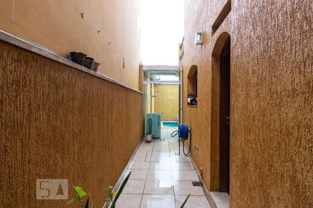 Casa para alugar com 300m², 3 quartos e 3 vagasCorredor