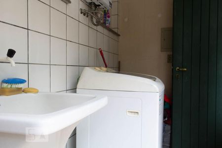 Casa de condomínio à venda com 210m², 3 quartos e 2 vagas Casa de condomínio à venda com 210m², 3 quartos e 2 vagasLavanderia