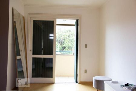 Casa de condomínio à venda com 210m², 3 quartos e 2 vagas Casa de condomínio à venda com 210m², 3 quartos e 2 vagasSuíte 1