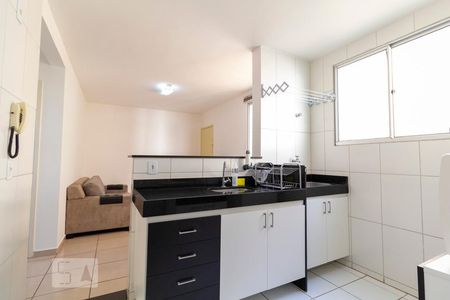 Apartamento para alugar com 47m², 2 quartos e 2 vagas Apartamento para alugar com 47m², 2 quartos e 2 vagasCozinha