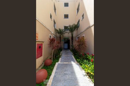 Apartamento para alugar com 47m², 2 quartos e 2 vagas Apartamento para alugar com 47m², 2 quartos e 2 vagasEntrada do bloco