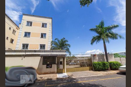 Apartamento para alugar com 47m², 2 quartos e 2 vagas Apartamento para alugar com 47m², 2 quartos e 2 vagasFachada