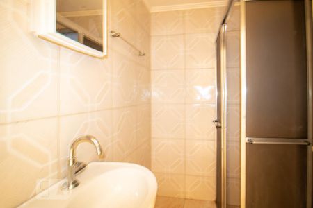 Banheiro de apartamento à venda com 1 quarto, 54m² em Petrópolis, Porto Alegre