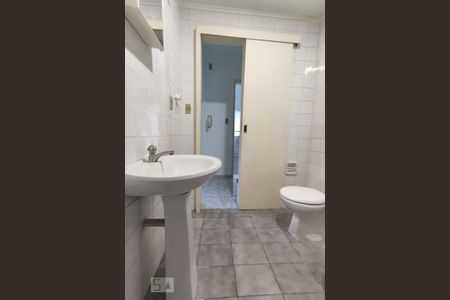 Banheiro de apartamento para alugar com 1 quarto, 43m² em Mauá, Novo Hamburgo